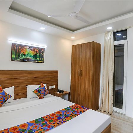 Fabhotel Unique Stay Noida Exteriör bild
