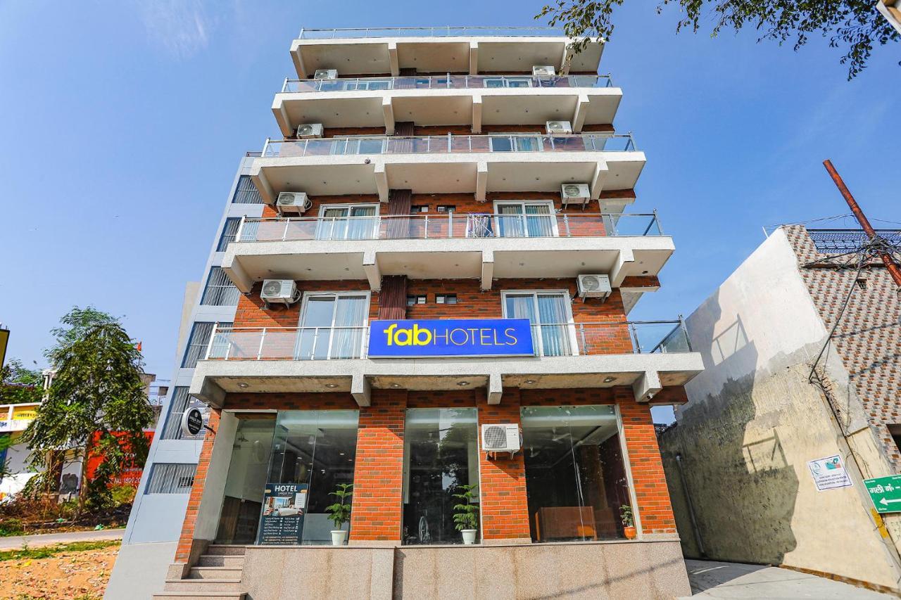 Fabhotel Unique Stay Noida Exteriör bild