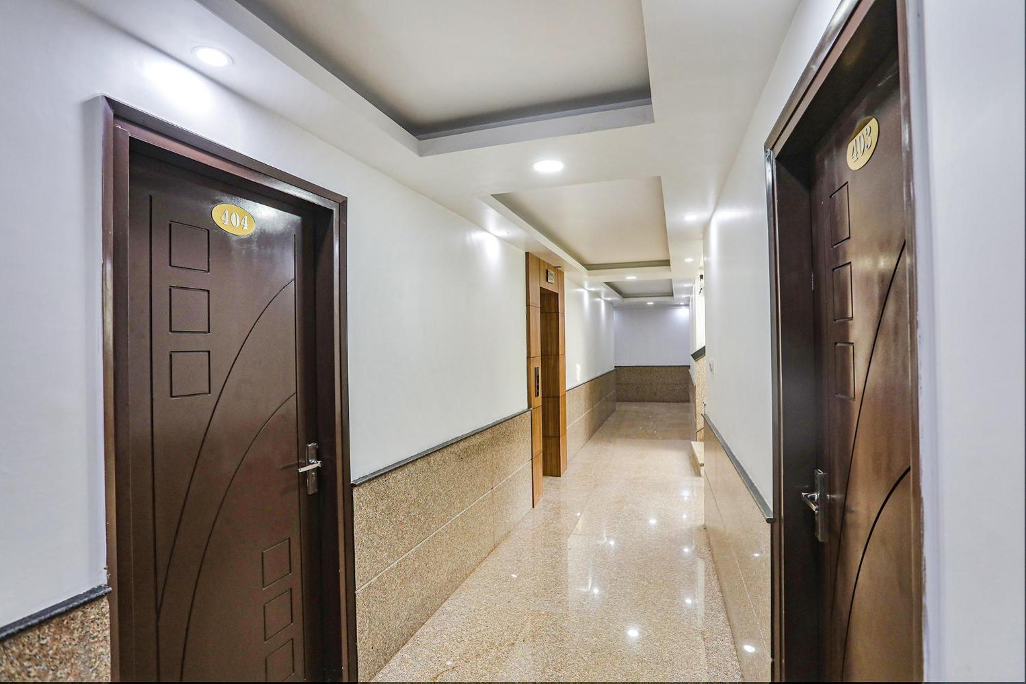 Fabhotel Unique Stay Noida Exteriör bild