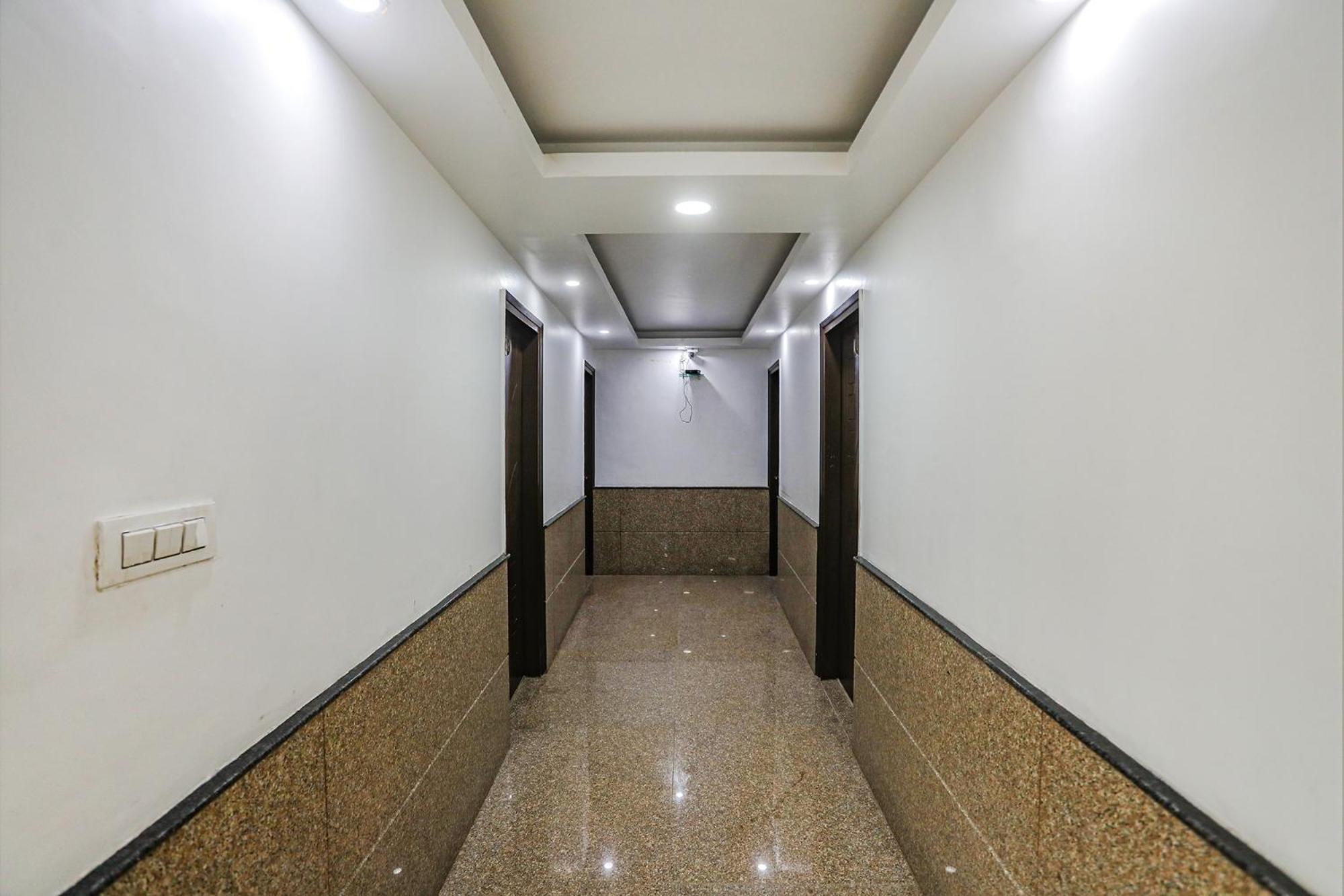 Fabhotel Unique Stay Noida Exteriör bild