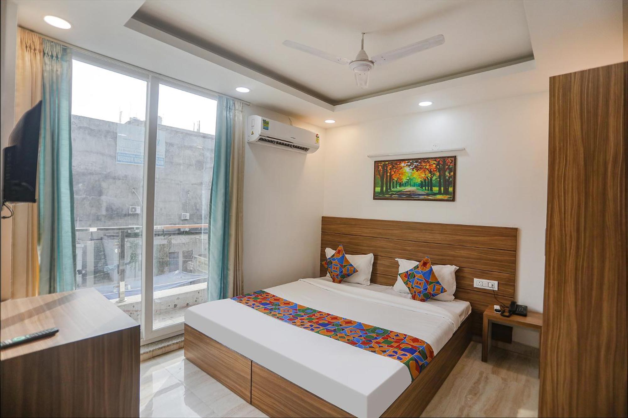 Fabhotel Unique Stay Noida Exteriör bild